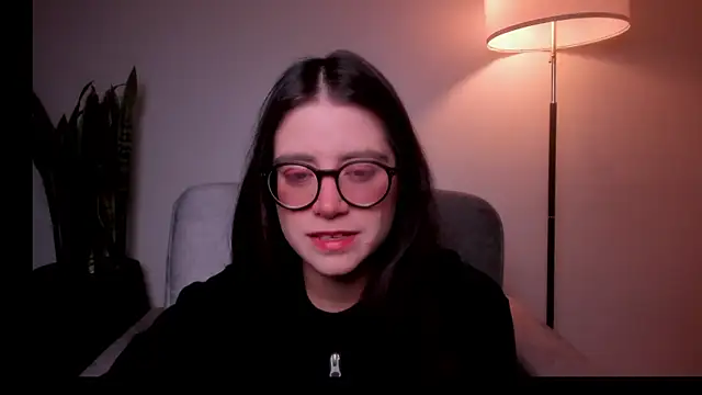 HazelKush online show from June 11, 8:39 pm