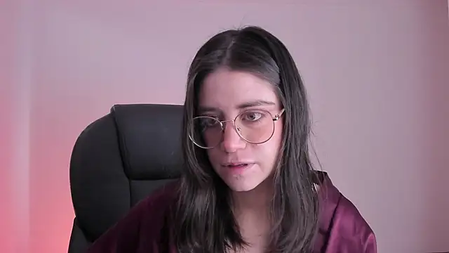 Snapshot of HazelKush chatting on October 18, 1:35 pm HazelKush online show from October 18, 1:35 pm