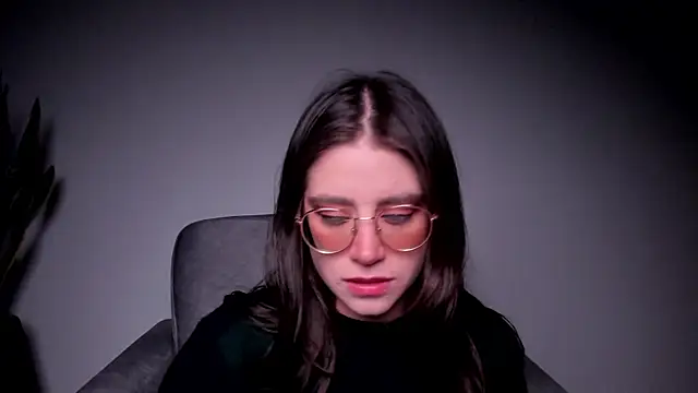 HazelKush online show from January 5, 9:51 pm