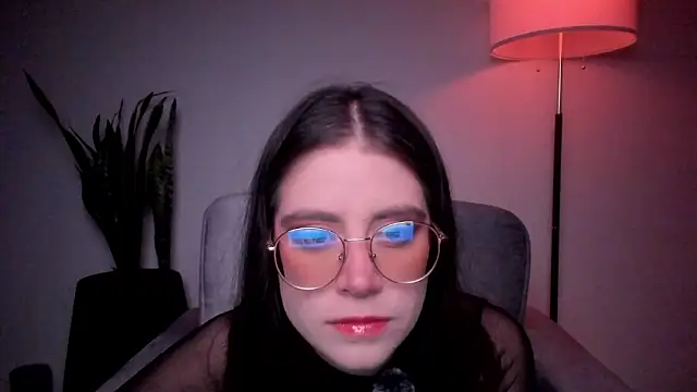 HazelKush online show from March 12, 9:30 pm