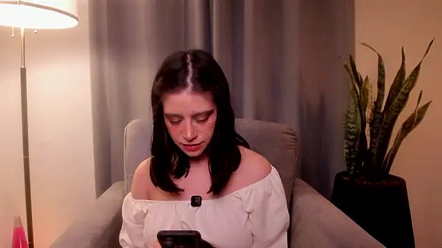 HazelKush online show from February 9, 11:03 pm