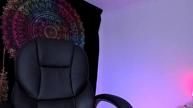 Snapshot of HazelKush chatting on February 3, 10:43 pm HazelKush online show from February 3, 10:43 pm