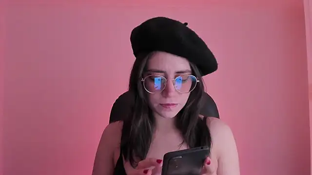 Snapshot of HazelKush chatting on October 23, 9:24 pm HazelKush online show from October 23, 9:24 pm