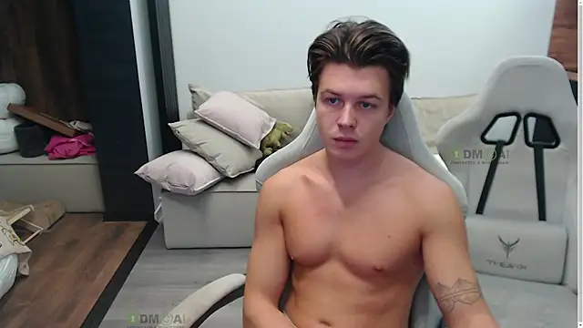 Snapshot of Sunny-Girl1 chatting on October 24, 6:34 am Sunny-Girl1 online show from October 24, 6:34 am