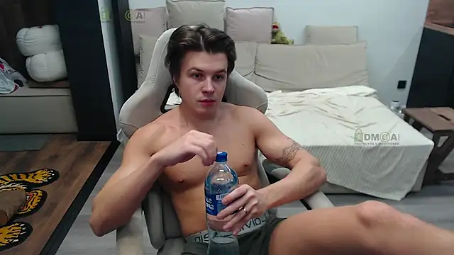 Snapshot of Sunny-Girl1 chatting on December 4, 8:24 am Sunny-Girl1 online show from December 4, 8:24 am