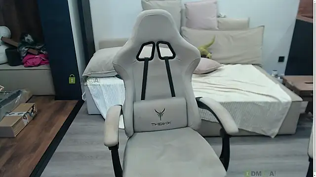 Snapshot of Sunny-Girl1 chatting on October 31, 8:55 am Sunny-Girl1 online show from October 31, 8:55 am