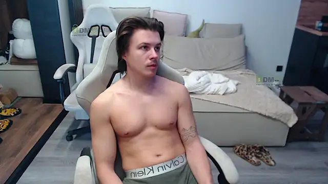 Snapshot of Sunny-Girl1 chatting on February 5, 8:21 am Sunny-Girl1 online show from February 5, 8:21 am