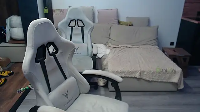 Snapshot of Sunny-Girl1 chatting on February 12, 7:52 am Sunny-Girl1 online show from February 12, 7:52 am