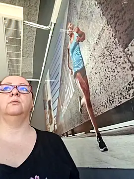 cplcokins34 online show from April 15, 10:10 am