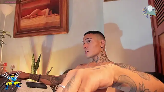 Snapshot of ImDominike chatting on October 29, 10:31 pm ImDominike online show from October 29, 10:31 pm