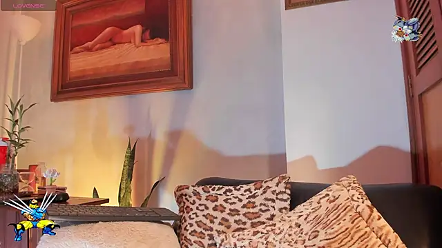 Snapshot of ImDominike chatting on November 29, 6:35 am ImDominike online show from November 29, 6:35 am