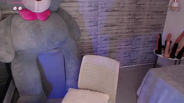 TinnaCobb online show from March 15, 10:44 am