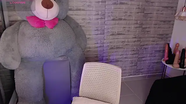 TinnaCobb online show from March 12, 4:11 pm