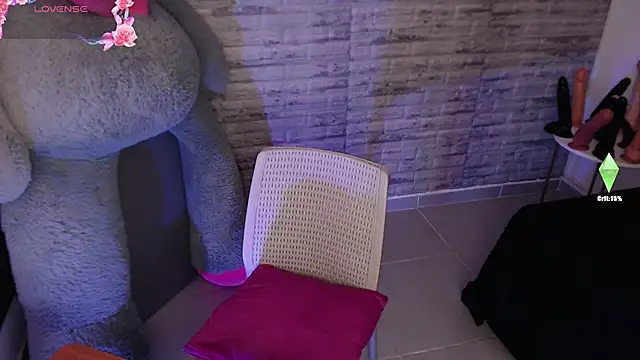 TinnaCobb online show from February 7, 11:51 am