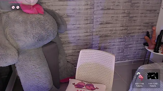 TinnaCobb online show from October 18, 12:18 pm