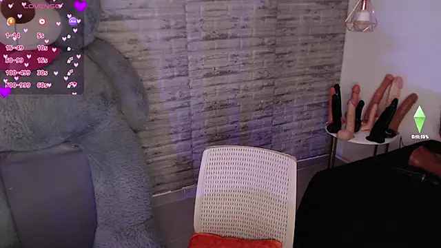 TinnaCobb online show from April 14, 4:12 pm