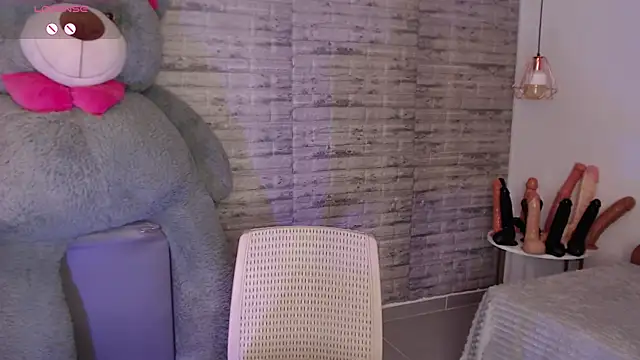 TinnaCobb online show from March 19, 4:18 pm