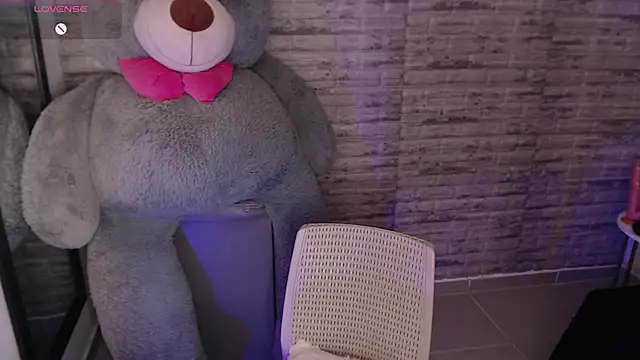 TinnaCobb online show from March 11, 4:34 pm