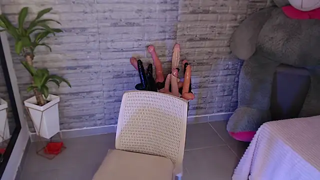 TinnaCobb online show from September 13, 1:00 pm