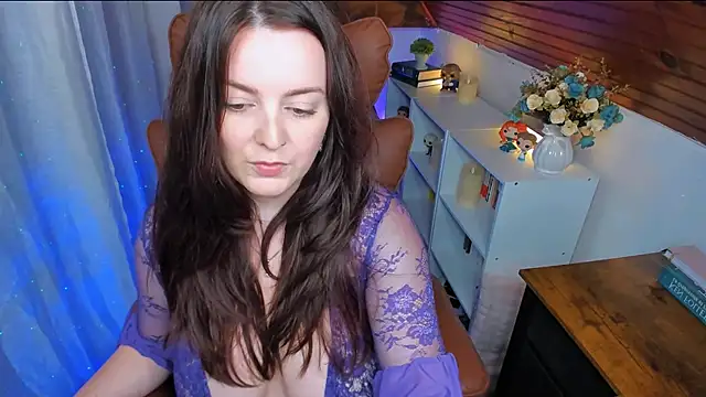 Snapshot of ErinMarshall chatting on September 18, 3:04 pm ErinMarshall online show from September 18, 3:04 pm