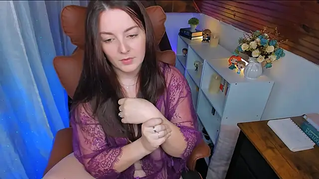 Snapshot of ErinMarshall chatting on September 22, 2:23 pm ErinMarshall online show from September 22, 2:23 pm