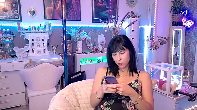 misscectito13 online show from May 31, 1:11 am