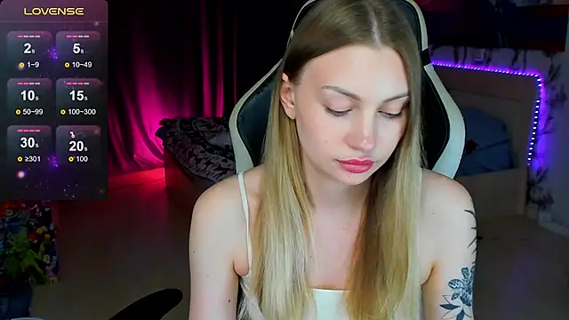 BiMolly online show from December 5, 3:10 pm