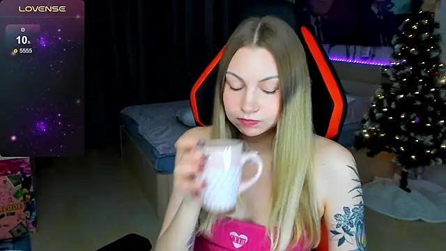 BiMolly online show from January 13, 10:57 pm