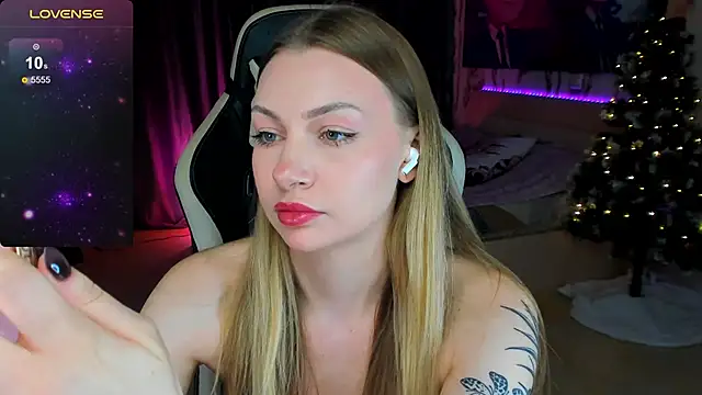 BiMolly online show from December 19, 11:18 pm