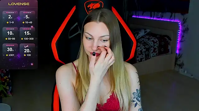 BiMolly online show from March 7, 8:36 pm