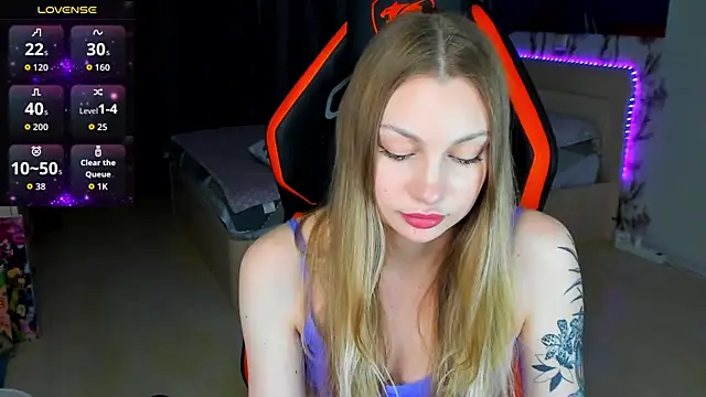 BiMolly online show from April 8, 11:50 pm