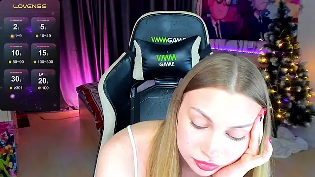 BiMolly online show from December 14, 4:12 pm