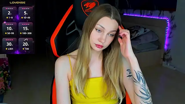 BiMolly online show from April 6, 10:22 pm