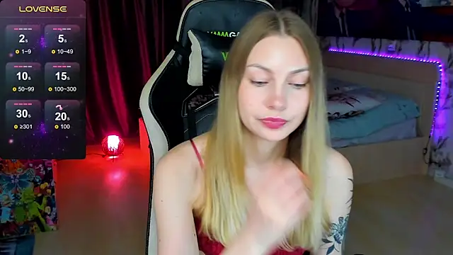 BiMolly online show from October 31, 10:27 pm