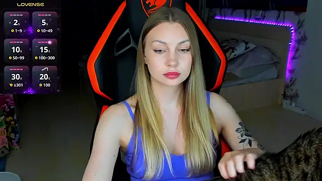 BiMolly online show from April 5, 11:22 pm