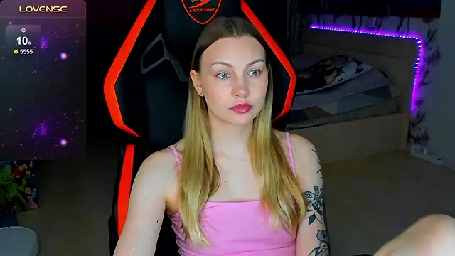 BiMolly online show from February 28, 1:11 pm