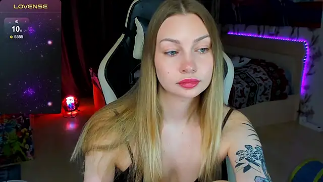 BiMolly online show from December 3, 2:01 am