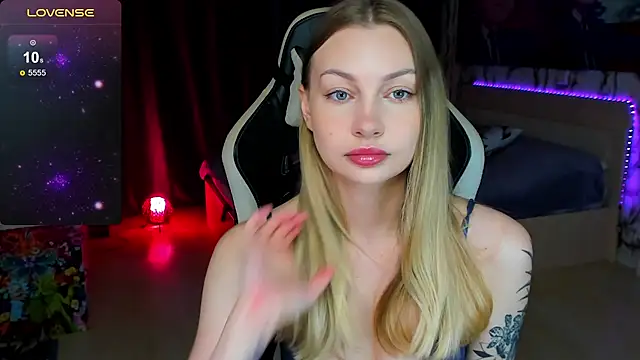 BiMolly online show from October 24, 4:06 pm