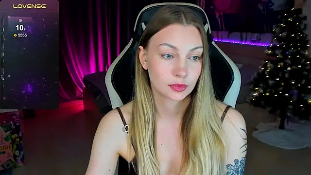 BiMolly online show from December 21, 8:53 pm