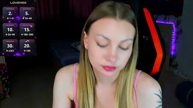 BiMolly online show from April 22, 1:51 pm