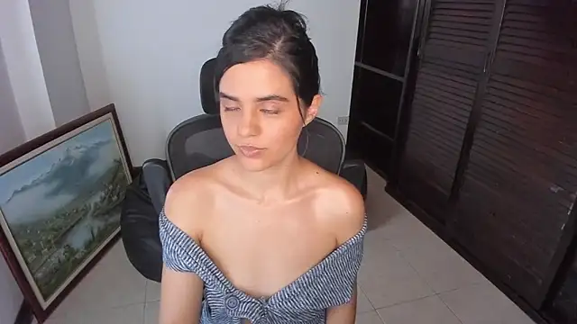 Snapshot of mia_collins_x chatting on December 1, 8:21 pm mia collins x online show from December 1, 8:21 pm