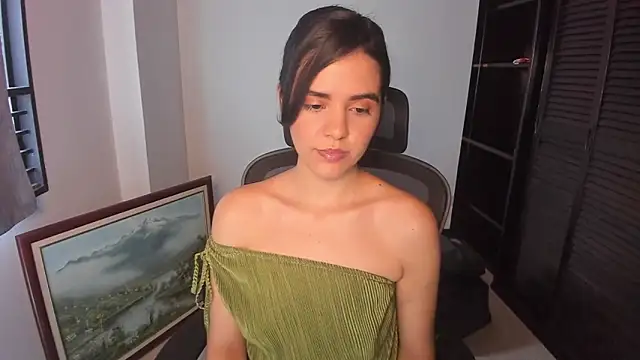 Snapshot of mia_collins_x chatting on October 6, 8:31 pm mia collins x online show from October 6, 8:31 pm