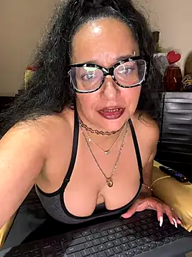 PichyPrettyPussy online show from November 11, 7:08 pm