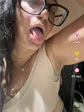 PichyPrettyPussy online show from April 23, 3:02 pm