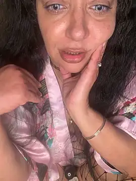 PichyPrettyPussy online show from December 19, 8:11 pm