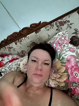  lady red  online show from October 6, 6:25 am