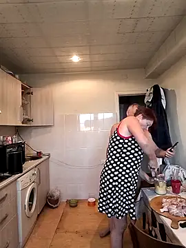  lady red  online show from September 23, 2:13 pm