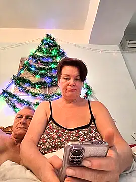 Snapshot of _lady_red_ chatting on December 21, 6:15 am lady red online show from December 21, 6:15 am