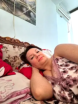  lady red  online show from February 28, 5:59 am