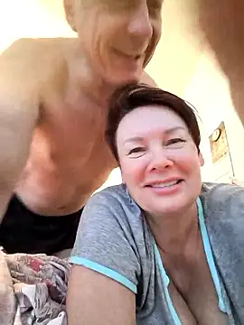  lady red  online show from October 31, 6:32 am